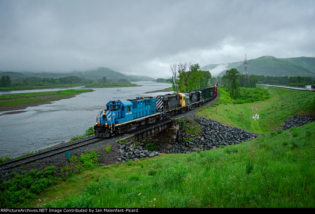 SFG 1849 leads 565 along the Restigouche